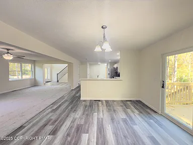 de6bc70625935858086b98e2baef3588-cc_ft_384